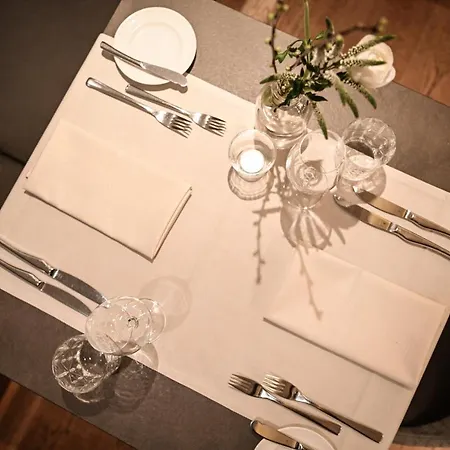 Moselschloesschen & 4*