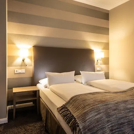 Moselschloesschen & 4*